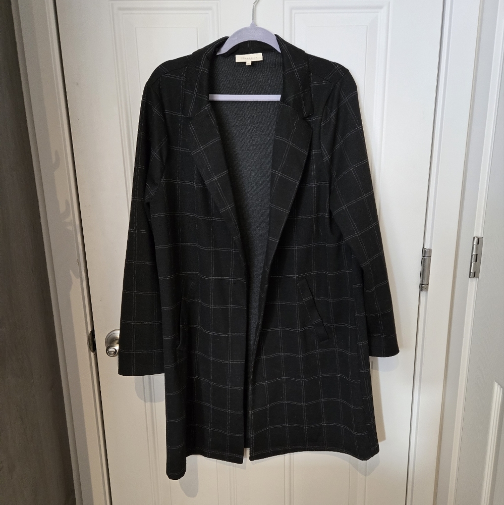 Chic Black Plaid Coat